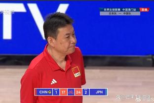 朱辰杰：蒋圣龙中卫踢得飘逸，曾训练中禁区穿裆被教练说了好几次